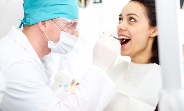 Polacy oszczędzają na dentyście? Niekoniecznie
